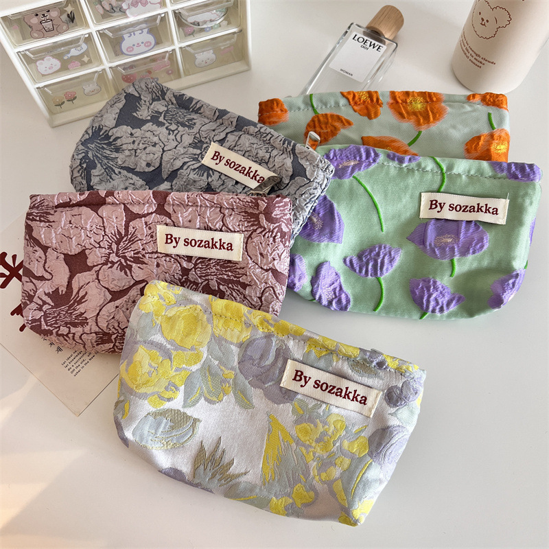 French Embossed Flowers Travel - Travel Accessories Kit For Women 评论和价格